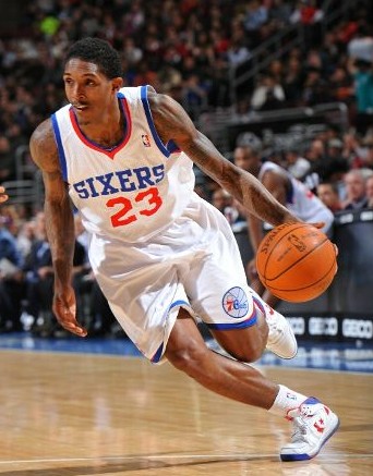 不管她走到 不管她走到