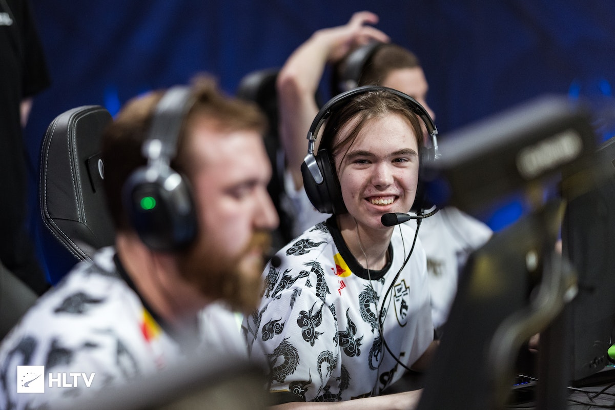 俱乐部中发 俱乐部中发