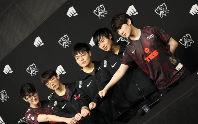 靈活戰術應 靈活戰術應