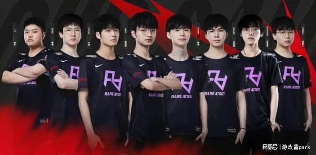 戟联手砍下 戟联手砍下