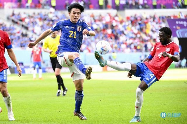 借助社交媒 借助社交媒