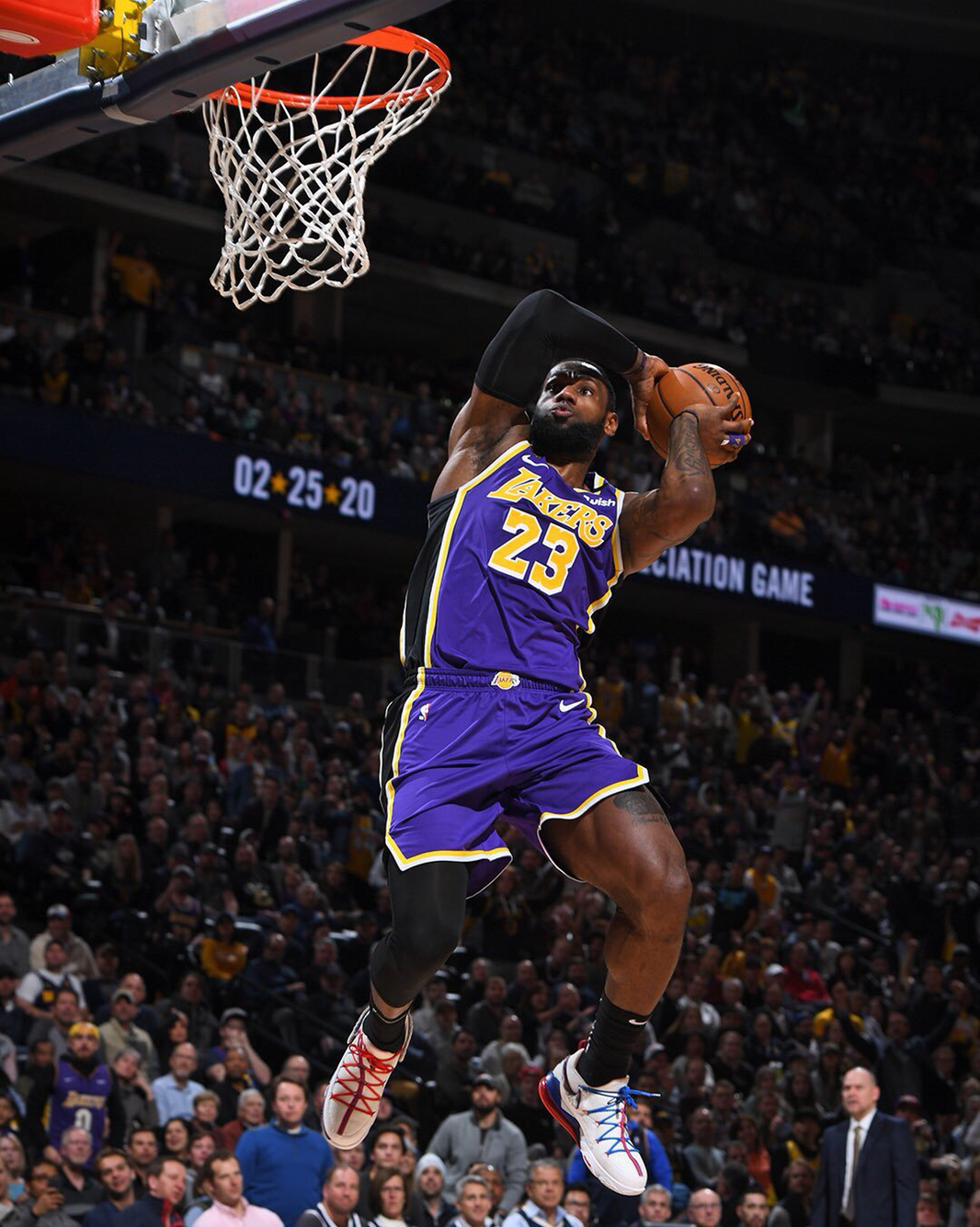 在突破与回 在突破与回