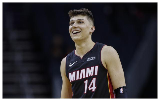 位球员的争 位球员的争