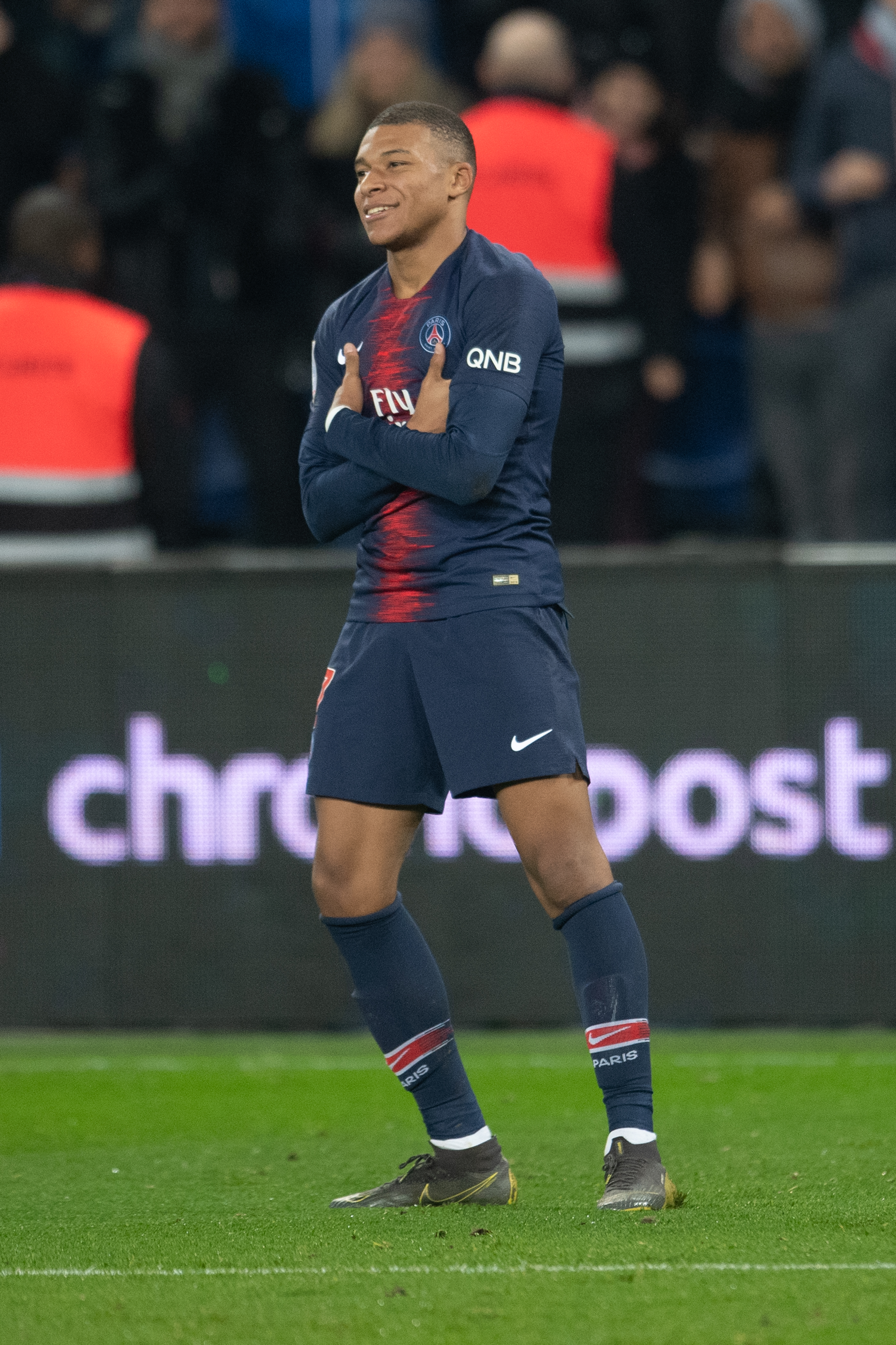 背靠牛棚强 背靠牛棚强